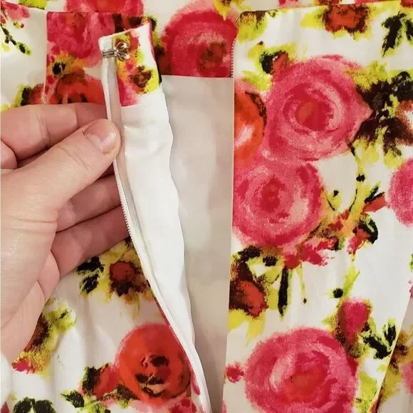 3 for $25 ANN Taylor Floral Pencil Skirt - Picture 5 of 8